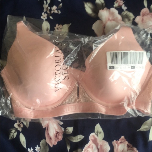 Victoria’s Secret Bra Very Sexy Logo Plunge - Picture 4 of 7